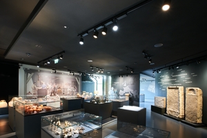  Im Museum werden antike Exponate gezeigt: Werkzeuge und Geschirr, Gold- und Silberschmuck und Münzen gehören dazu Fotos: Rockfon / Behrendt und Rausch 