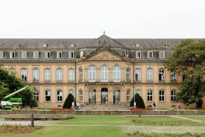  Das Stuttgarter Neue Schloss blickt auf eine lange Geschichte zurück. Ab 1746 in mehreren Phasen erbaut, wurde es erst 1806 vollendet Fotos: Swisspacer 