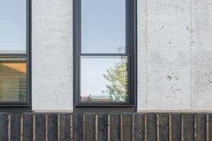  Das Einfamilienhaus aus Infraleichtbeton wurde in Pfaffenhofen im Mai vergangenen Jahres nach Plänen des Architekten Michael Thalmair fertiggestellt Fotos: Sebastion Schels 