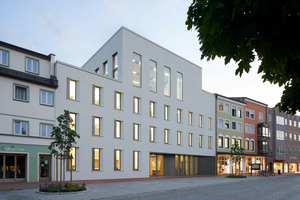  Rathaus mit Sitzungssaal in Dorfen von Diezinger Architekten, Eichstätt 