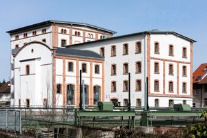  Rathaus Im historischen Mühlengebäude an der Alten Kinzig in Willstätt befindet sich heute das Rathaus 