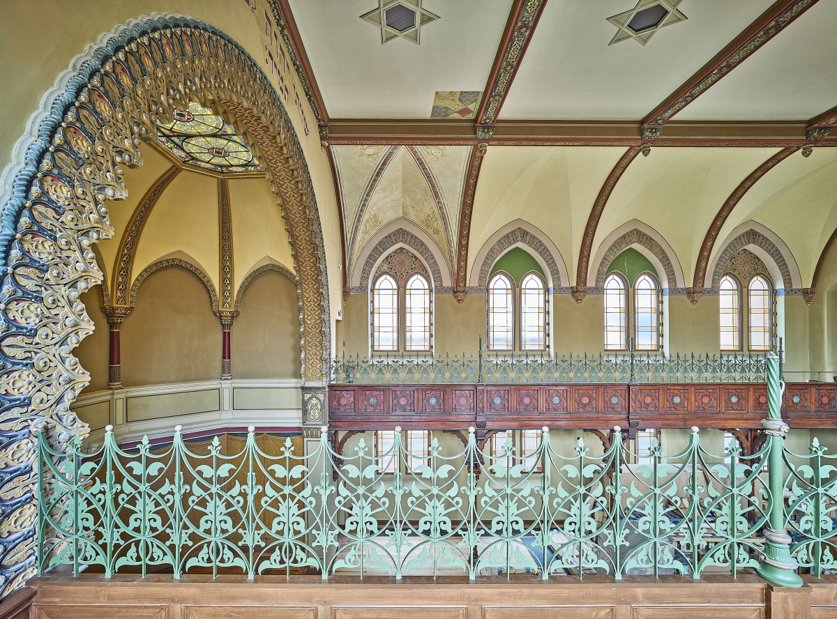 Bei der Sanierung der Lübecker Carlebach-Synagoge behielt man die Straßenfassade aus Backstein bei, die 1939/40 nach der Übernahme des Gebäudes durch die Stadt entstanden war 