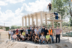  Studierende der Architektur und des Bauingenieurwesens bauen einen Muster-Pavillon aus Recyclingbeton.  