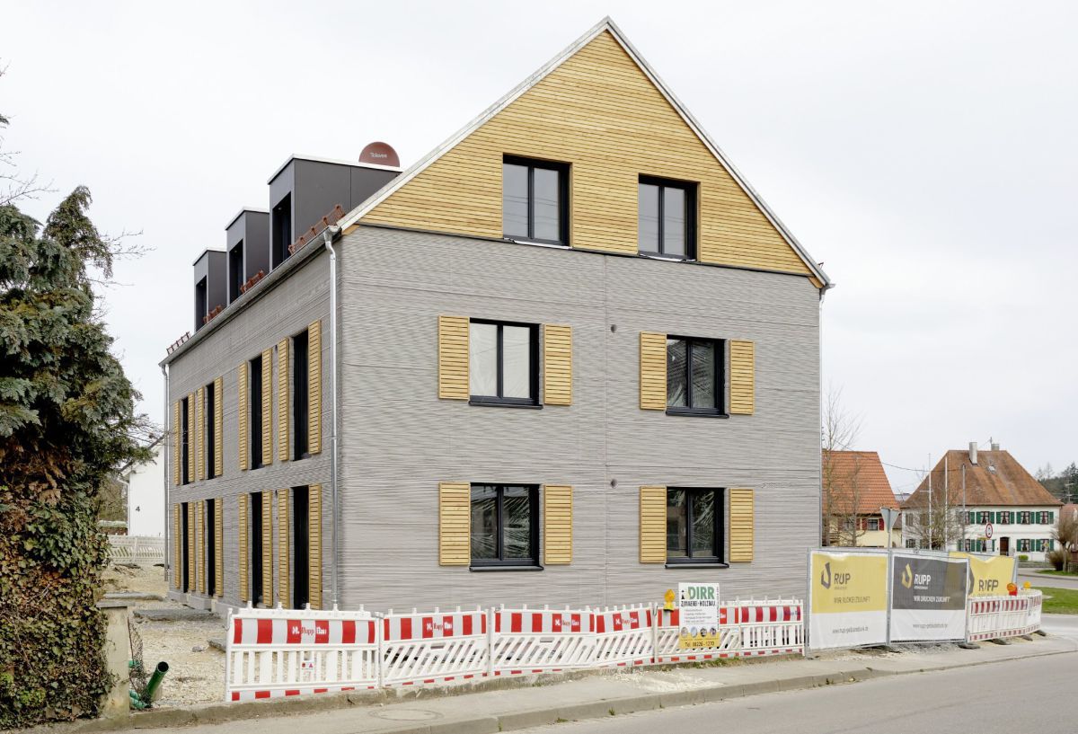 Das Mehrfamilienhaus in Wallenhausen wurde komplett vom BOD2-Portaldrucker aus Beton gedruckt