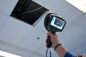  Das Feuchtemessgerät „Flir MR265“ mit Wärmebildfunktion von Teledyne<br /> 