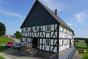  Das „Haus Stöcker“ wurde nach gut dreijähriger Restaurierung im September 2021 im Freilichtmuseum Detmold eröffnet 