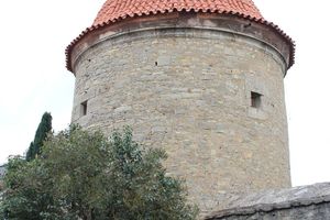  Der Turm besteht aus spätmittelalterlichem, 1,50 Meter dickem Bruchsteinmauerwerk. 