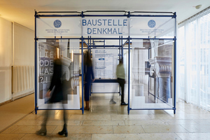  Die Ausstellung „Liebe oder Last?! Baustelle Denkmal“ ist ab 5. März  in der Staatsbibliothek zu Berlin Preußischer Kulturbesitz zu sehen.  