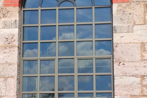  Die schmalen Ansichtsbreiten der Fenstersysteme von Versco mit einer Bautiefe ab 45 mm  