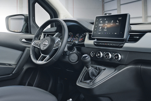  Der „Townstar“ ist voll vernetzt: Mit E-Call, Apple CarPlay und Android Auto. Gesteuert werden die Konnektivitäts- und Infotainmentfunktionen über den zentralen Acht-Zoll-Touchscreen  