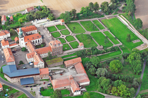  Die Propstei Johannesberg ist eine mittelalterliche, im 9. Jahrhundert gegründete Klosteranlage und beherbergt im Werkstattgebäude das WeiterbildungsinstitutFotos: Propstei Johannesberg  