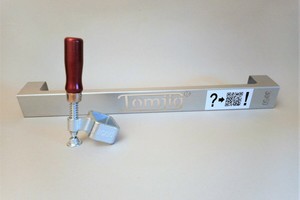 Der „Tomjig“-Schnellspanner für Staubschutzwände besteht aus Spindel und Hülse. Die Spindel gibt es als Gussteil, hier für 30/50-Latten 