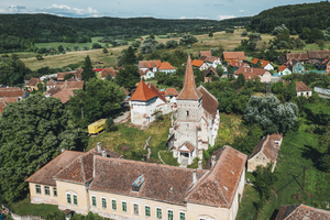  Ziel des Denkmalscamps war das Pfarrhaus mit Wehrturm in Martinsdorf (Metiş), Siebenbürgen. 