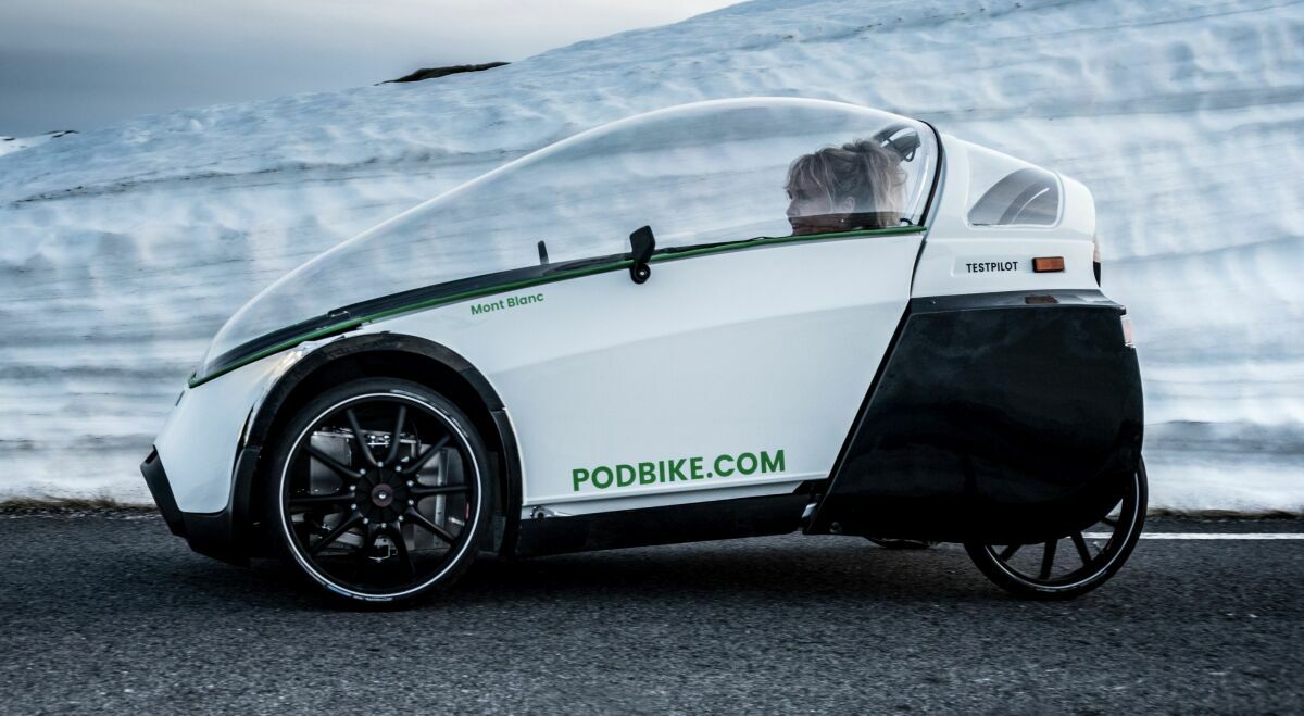 Das „Frikar“ von Podbike fährt auf vier Rädern und bietet dank der Vollverkleidung einen umfassenden Wetterschutz