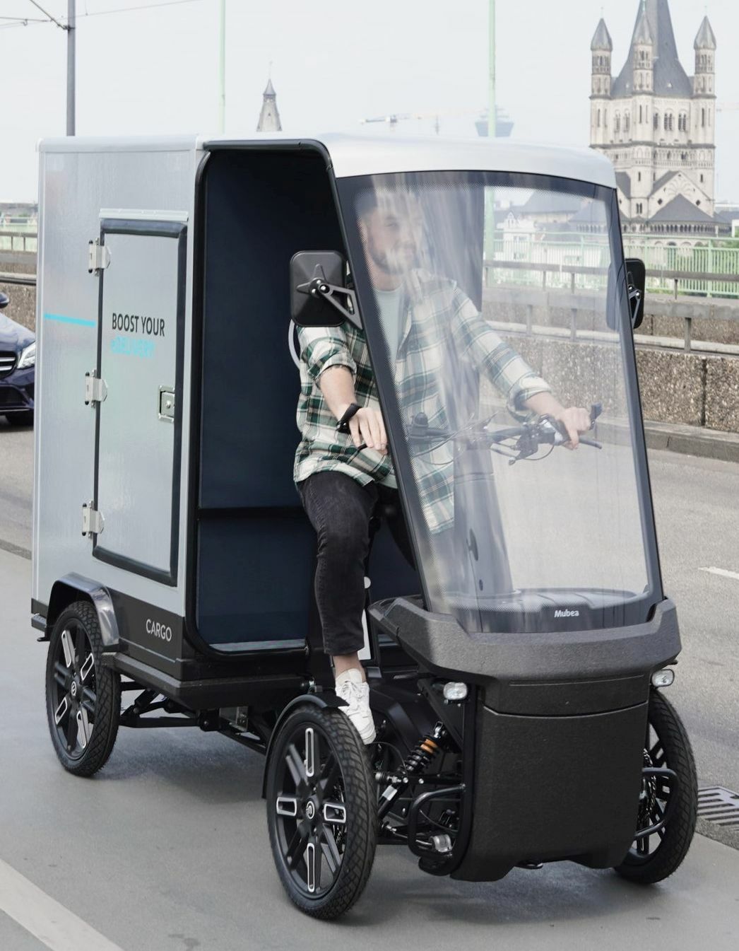 Lastenräder mit Wetterschutz: Frikar, Hopper, Rytle MovR3 und Mubea ...