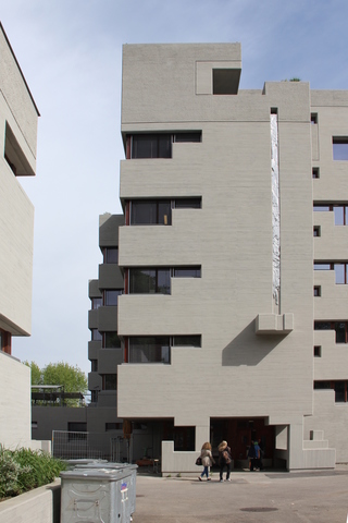 Bei der Baseler Bunnmattschule wurden beide Ebenen der Verbundfenster gekoppelt und eine Isolierverglasung eingebaut