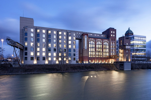  Nach Abschluss der Sanierung und Umnutzung der Plange Mühle im Düsseldorfer Rheinhafen befinden sich in den Betonsilos Arztpraxen und Büros 