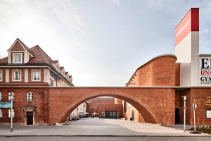  Das Volkstheater in München fügten die Architekten Lederer Ragnarsdóttir Oei (LRO) an einen alten Verwaltungstrakt eines ehemaligen Schlachthofes an. 