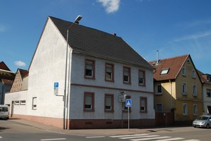  Vorher: Ende des 19. Jahrhunderts hatte der Urgroßvater des heutigen Hausbesitzers das Gebäude in Viernheim erbaut. Bis 2014 wurde es als Dreifamilienhaus genutzt. 
