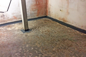  Das Ausmaß der Durchfeuchtung am Boden in der Polizeistation Delmenhorst zeigte sich erst im Laufe der Sanierung der Kellerwände  