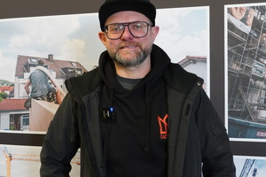  Eugen Penner ist Geschäftsführer des Dachdecker- und Zimmermeisterbetriebs ZEP-Team aus Bielefeld. Außerdem ist er im Beirat der Jury zur „Dachkrone“ 2023 