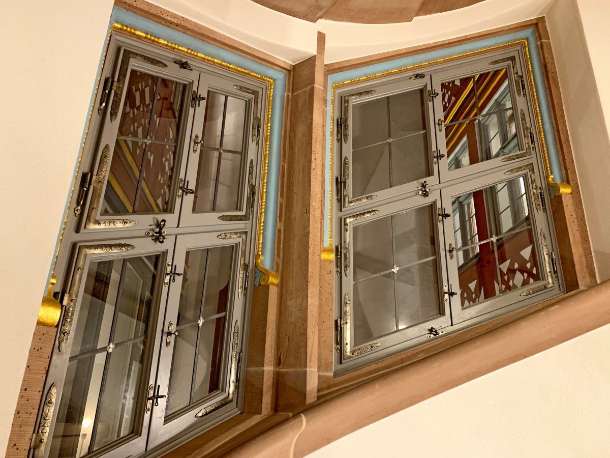 Die Fenster des DomRömer-Areals in Frankfurt gehören bei Kramp & Kramp zu den ganz großen Projekten im Denkmalschutz