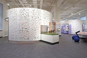  Die neu gestaltete Chemie-Ausstellung im Deutschen Museum in München beeindruckt mit zylindrischen Wandflächen aus dem Mineralwerkstoff ?Himacs? im Farbton Alpine White 