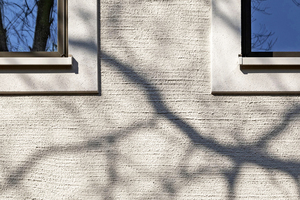  Saubere Anschlüsse an die Fensterfaschen, angefertigt aus Fensterprofilen 