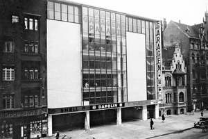  Die historische Aufnahme der Kantgaragen in Berlin von 1930 zeigt sehr deutlich, wie stark der Neubau das Straßenbild bestimmt hat 