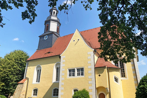  Bereiche mit Feuchtigkeitsschäden erhielten bei der Kirche in Rödern als Unterputz einen Funktionsputz mit feuchteregulierenden Eigenschaften&nbsp;  