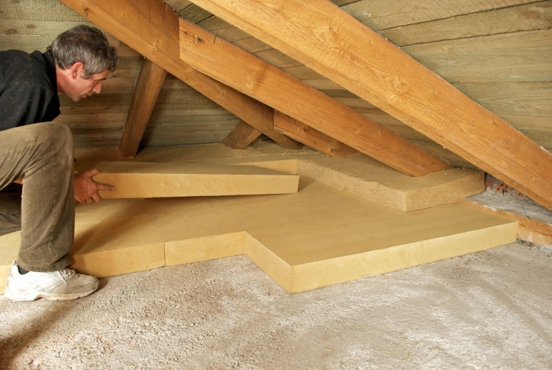 Holzfaserdämmplatte für die oberste Decke - Bauhandwerk