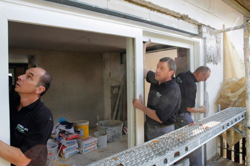 Fenstermontage mit Luftkissen - Bauhandwerk