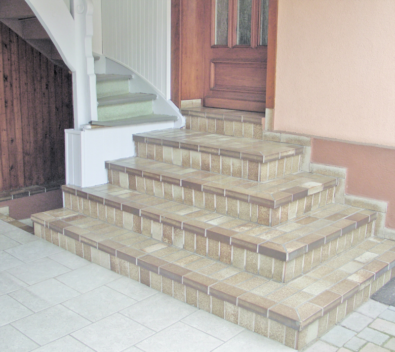 Naturstein-Stufen für alte Treppen - Bauhandwerk