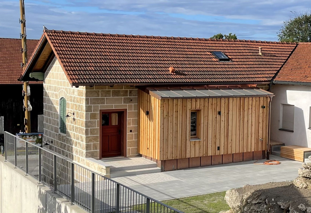 Auch das so genannte Kellerhaus wurde saniert. Im Obergeschoss befindet sich heute eine Wohnung, das Erdgeschoss wird nach wie vor als Kühl- und Lagerraum genutzt