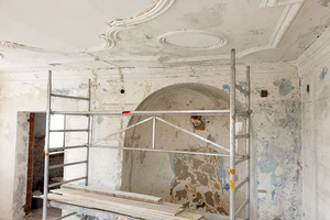  Die Decken im Obergeschoss des alten Gasthofs waren stark sanierungs- und restaurierungsbedürftig 
