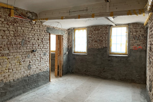  Blick in die Kellerräume des Rathauses vor Beginn der Arbeiten. 