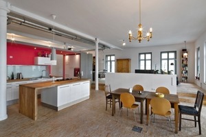  Großzügig: Eine der Loft-Wohnungen im Obergeschoss des umgenutzten „Kräuterhauses“ in Leipzig 