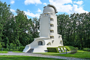  Der Einsteinturm in Potsdam nach Abschluss der Instandsetzungsarbeiten im Herbst dieses Jahres 