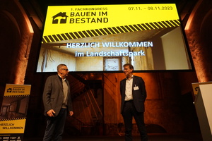  Moderator und THIS-Chefredakteur Eugen Schmitz (l.) und Dr. Georg Hilpert vom Bundesministerium für Arbeit und Soziales 