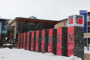  Der Willkommens-Gruß von Baumit vor dem Oberstdorf-Haus 