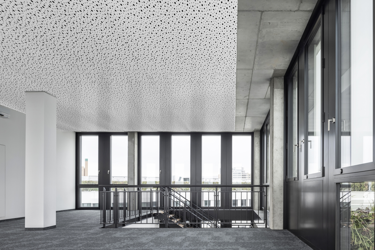Deckenplatte mit Perforationen