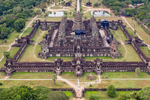  Das Weltkulturerbe Angkor Park ist auch aufgrund des tropischen Klimas dem stetigen Verfall ausgesetzt ? stoppen lässt sich dieser nicht, nur verlangsamen 