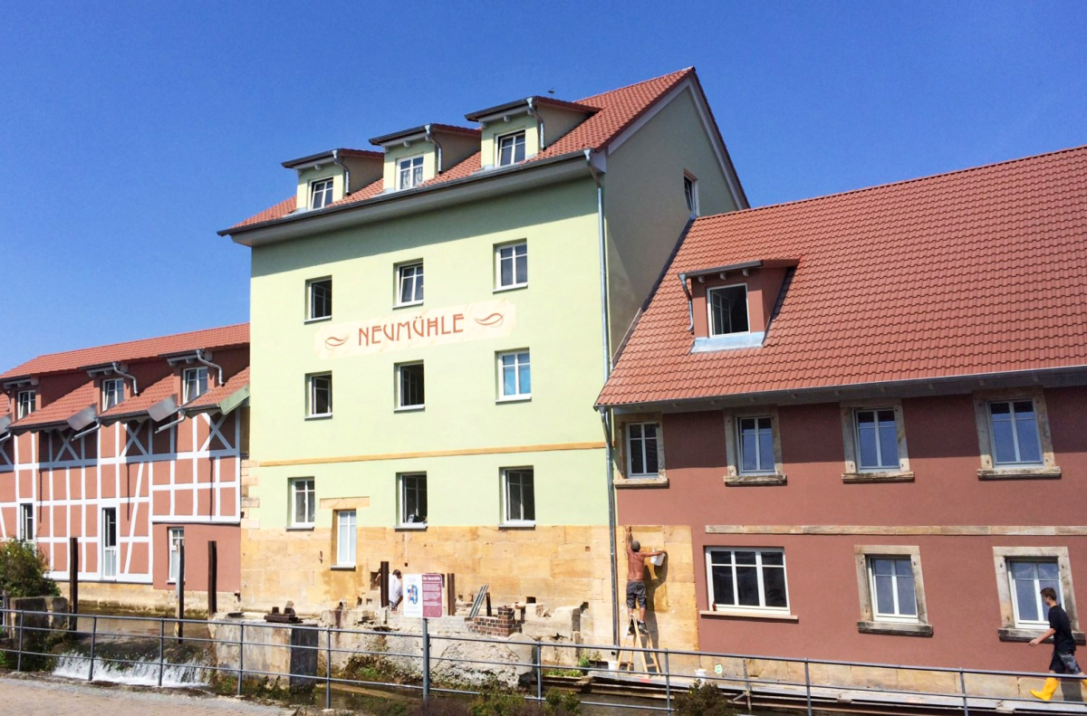 Die unter Denkmalschutz stehende Neu-mühle in Altenkunstadt wurde umfassend saniert. Für den Ausgleich der Böden kam hierbei ein Schaummörtel von Hasit zum Einsatz