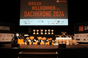  Die Preisverleihung fand im „Lokwerk“ des Lokschuppens statt. Dabei gab es bei der „Dachkrone“ erneut zahlreiche Preise zu gewinnen  