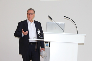  Raimund Sieben von PMF-Housing stellte ein recycelfähige Baukonzept vor 
