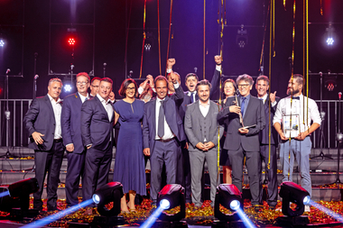 Die Gewinner der Baumit Life Challenge gemeinsam mit dem CEO und Eigent?mervertreter der Baumit Group, Robert Schmid (in der Mitte)