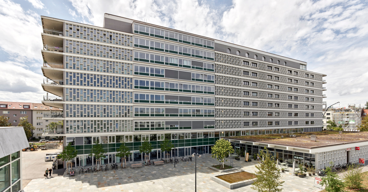 Das skulpturale Betongitter an der Nordseite des Felix-Platter-Spitals in Basel sollte unbedingt erhalten werden