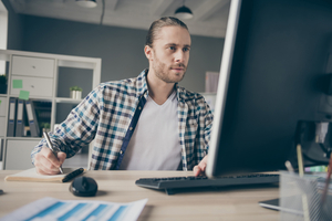  Wollen Handwerksbetriebe auf den Zug der fortschreitenden Digitalisierung aufspringen, lohnt sich der Invest in eine Handwerkersoftware, die alle Unternehmensbereiche abdeckt 