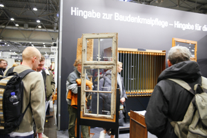  Die Restauration von historischen Fenstern ist ein wichtiger Aspekt im Denkmalschutz 