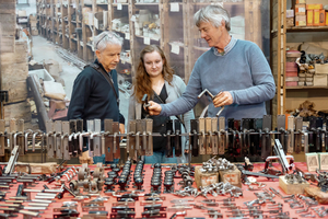  Historische Beschläge sind schwierig zu beschaffen. Einige Messe-Aussteller haben sich daher auf Fenster- und Türgriffe spezialisiert    